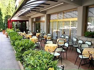 玛拉尼酒店 3*